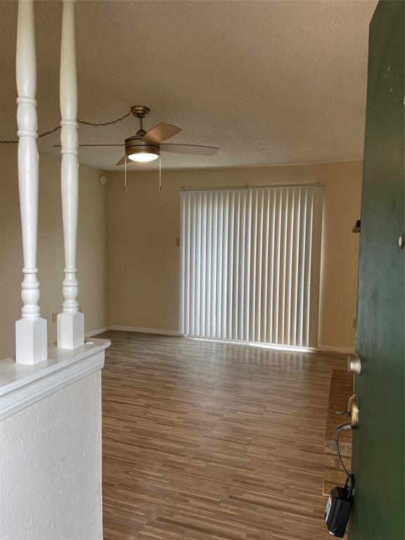 Foto del edificio - 18045 Saturn Ln