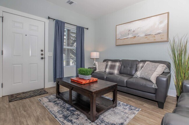 Foto del edificio - Hot Deal: First Month Only $399!