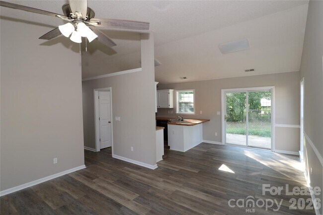 Building Photo - 711 Harvest Way