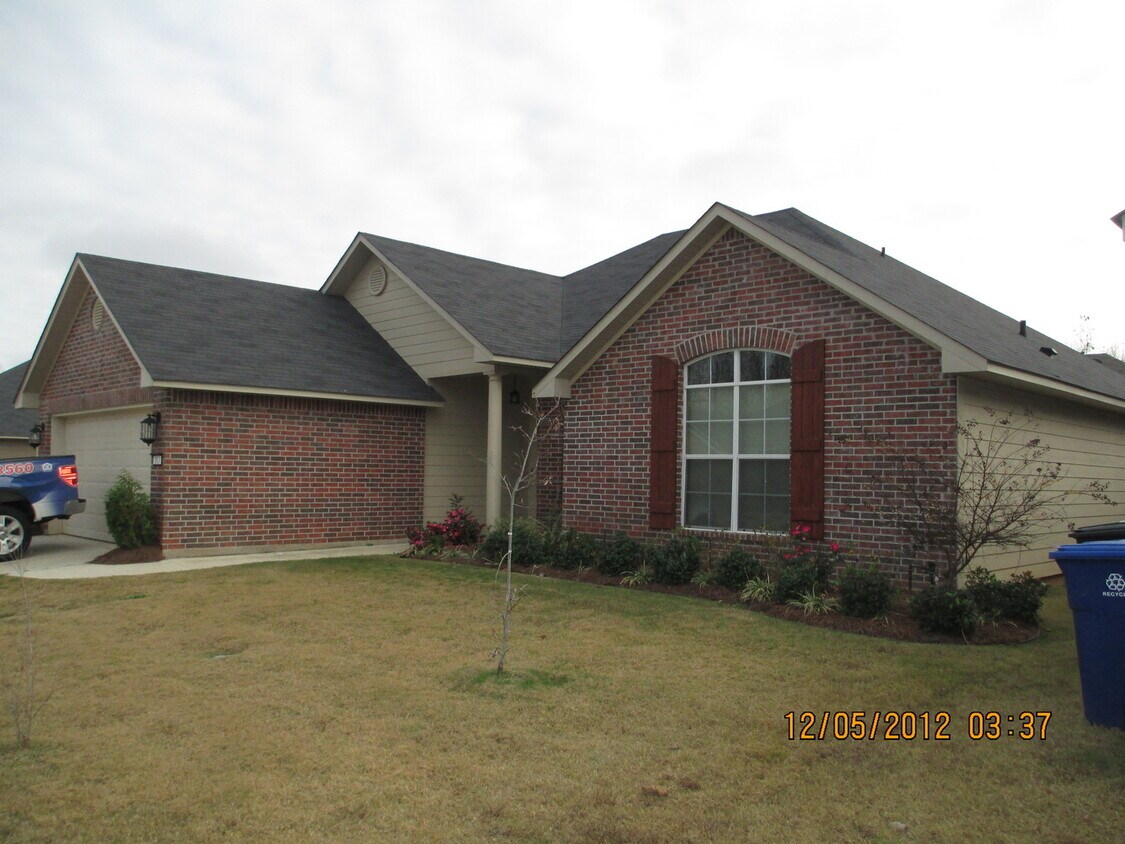 Primary Photo - RIVERBROOK SUBDIVISION. LOVELY BRICKHOME. ...