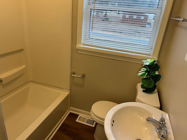 Building Photo - Now Offering Rent Special on This Fully Re...