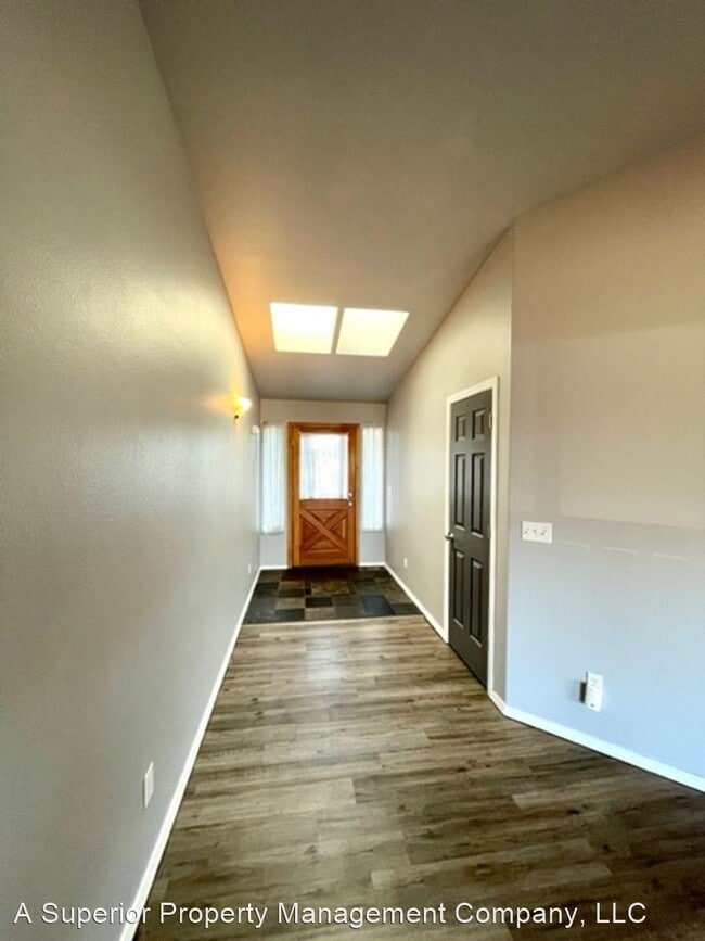 Building Photo - 3 br, 2 bath House - 2925 NE Pinnacle Pl.
