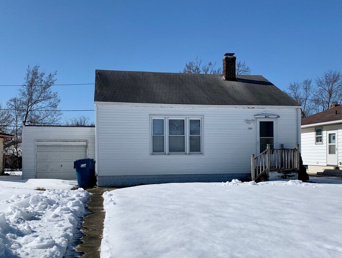 2207 E Maple St, Kankakee, IL 60901 House Rental in Kankakee, IL
