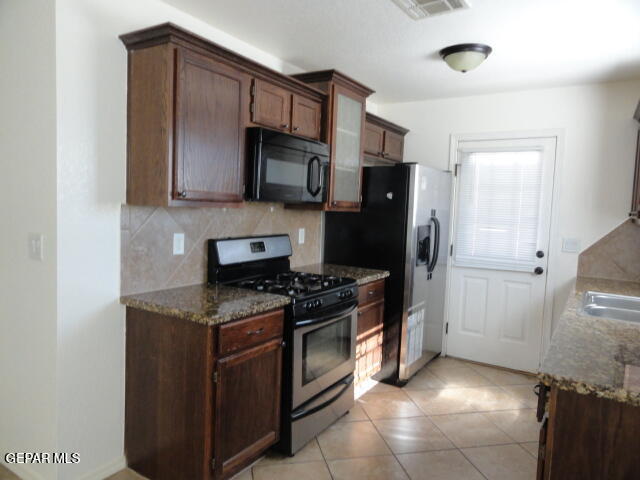 Foto del edificio - 4636 Joseph Rodriguez Dr