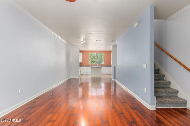 Building Photo - Amazing Townhome in Gated Community!