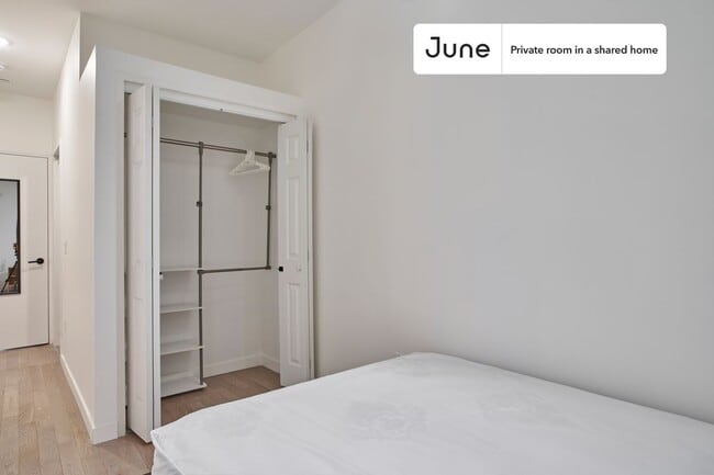 Building Photo - Prime Private ROOM with Bathroom in Manhattan