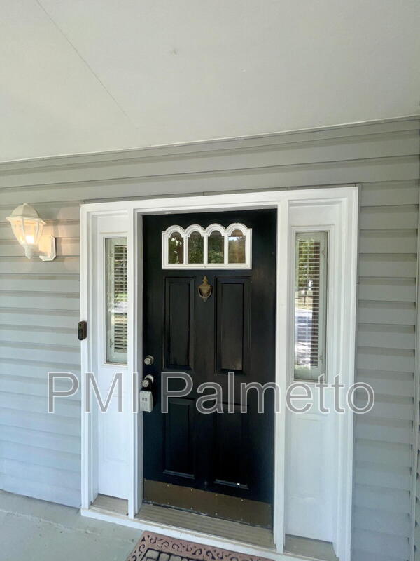 Building Photo - 116 S Mercer Dr