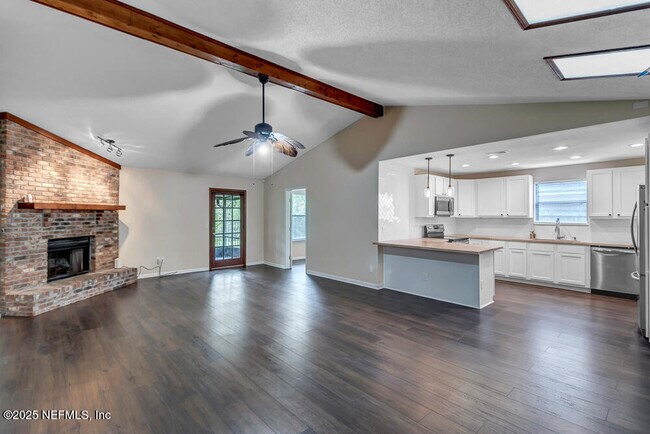 Building Photo - 4518 Crosstie Rd S