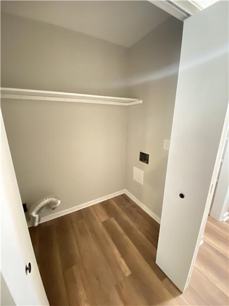 Foto del edificio - 2331 Larkin Ave
