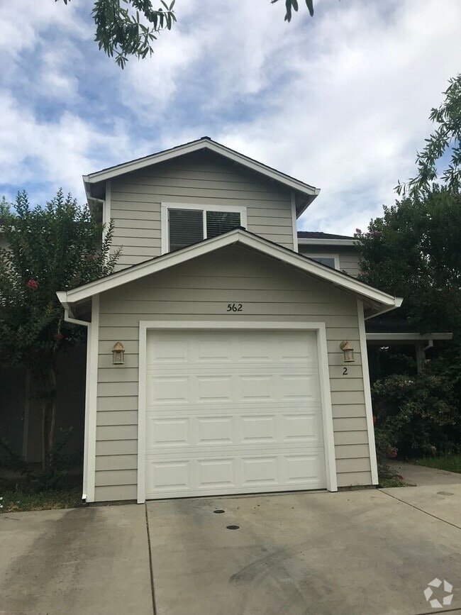Building Photo - 562 Morgan Dr