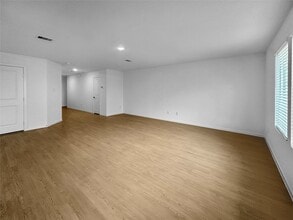 Building Photo - 31460 Moore Rd