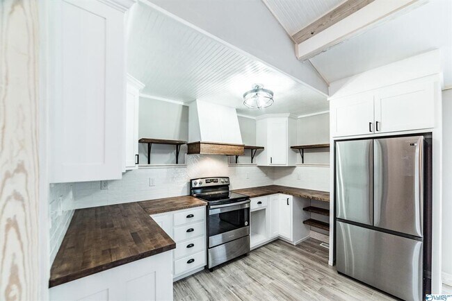 Foto del edificio - 8303 Bailey Cove Rd SE
