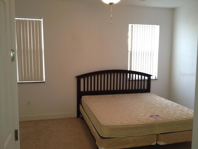 Foto del edificio - 605 Elmhurst Ct