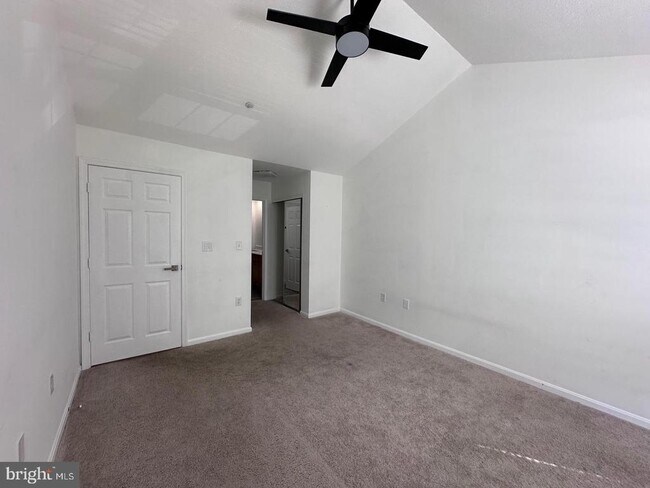 Foto del edificio - 5960 Millrace Ct