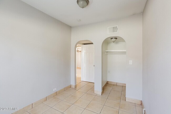 Foto del edificio - 6821 N 61st Ave