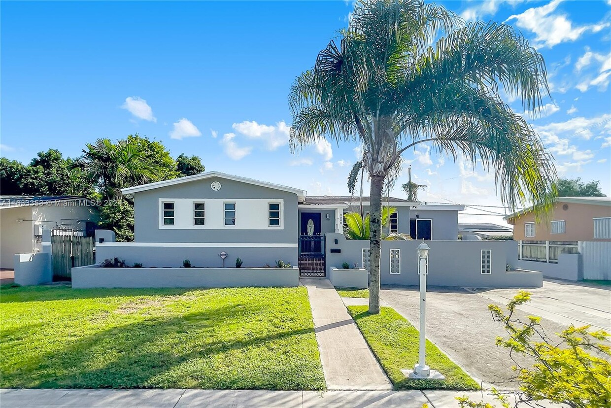 Foto principal - 8000 SW 16th St