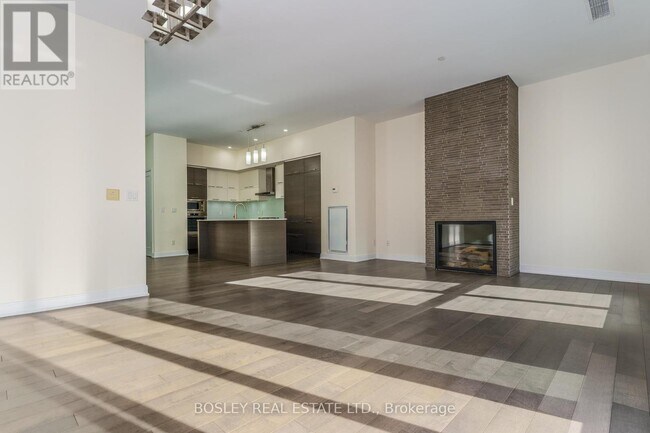 Photo du bâtiment - 55 Front St E