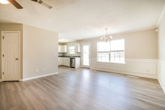 Foto del edificio - 1883 Roble Dr