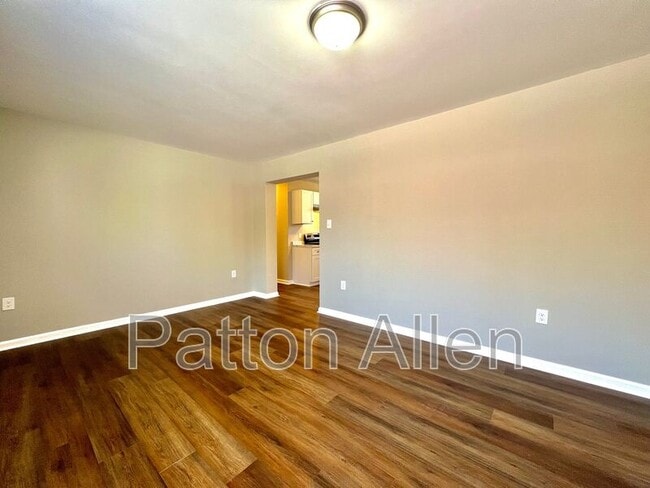 Building Photo - 1754 Meadowbrook Terrace