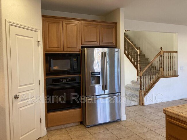 Building Photo - 641 Catmint St