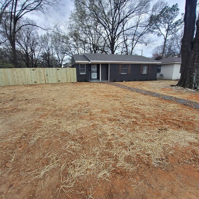Building Photo - 4873 Verne Rd