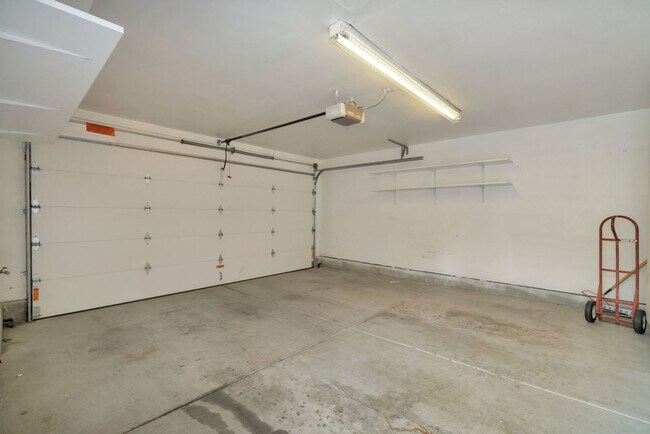 Building Photo - 4614 Redwood Rd