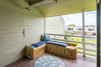 Building Photo - 44 April Point Dr S