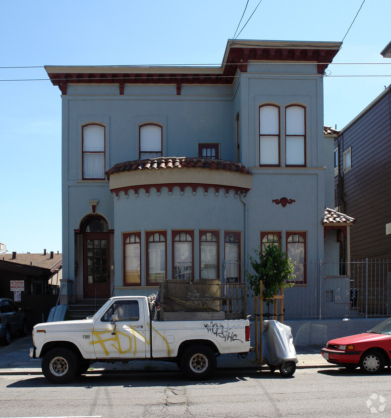 Building Photo - 1141 S Van Ness Ave