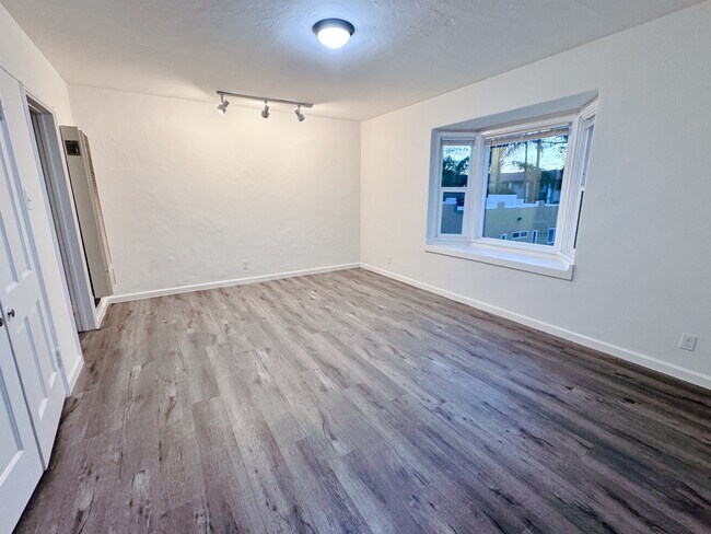 Foto del edificio - 1054 Winchester Ave