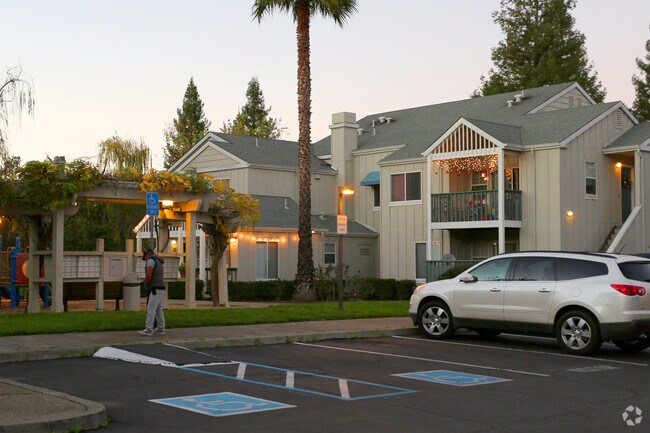 Foto del edificio - Hunt's Grove Apartments