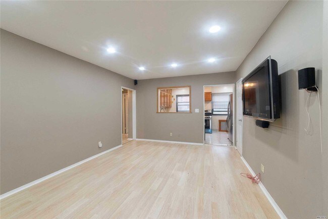 Building Photo - 160-56-160-17 17th Ave