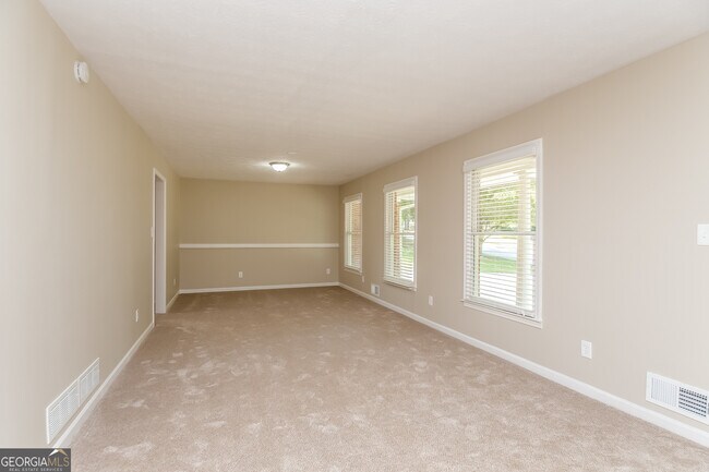 Foto del edificio - 1420 Denfield Ct
