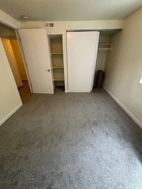 Foto del edificio - Affordable 5 bedroom with spacious backyard