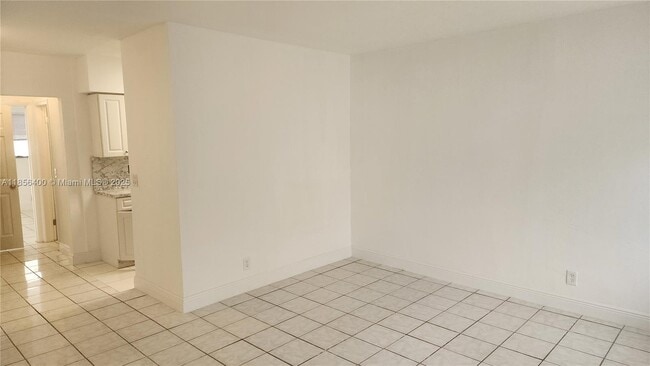Building Photo - 280 SW 11th Ave