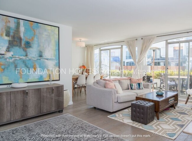 Foto del edificio - 2104 Shelter Bay Ave