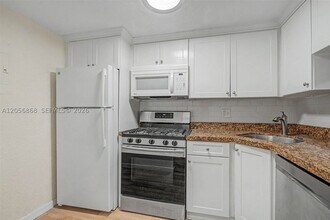 Building Photo - 6709 N Kendall Dr