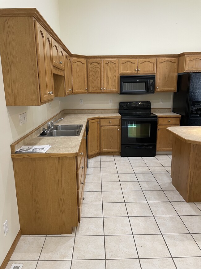 Cocina de Tustin Townhomes - Tustin Townhomes