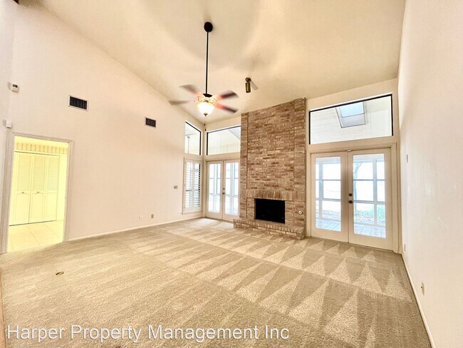 Foto del edificio - 3 br, 3 bath House - 4331 Center Oak Woods St