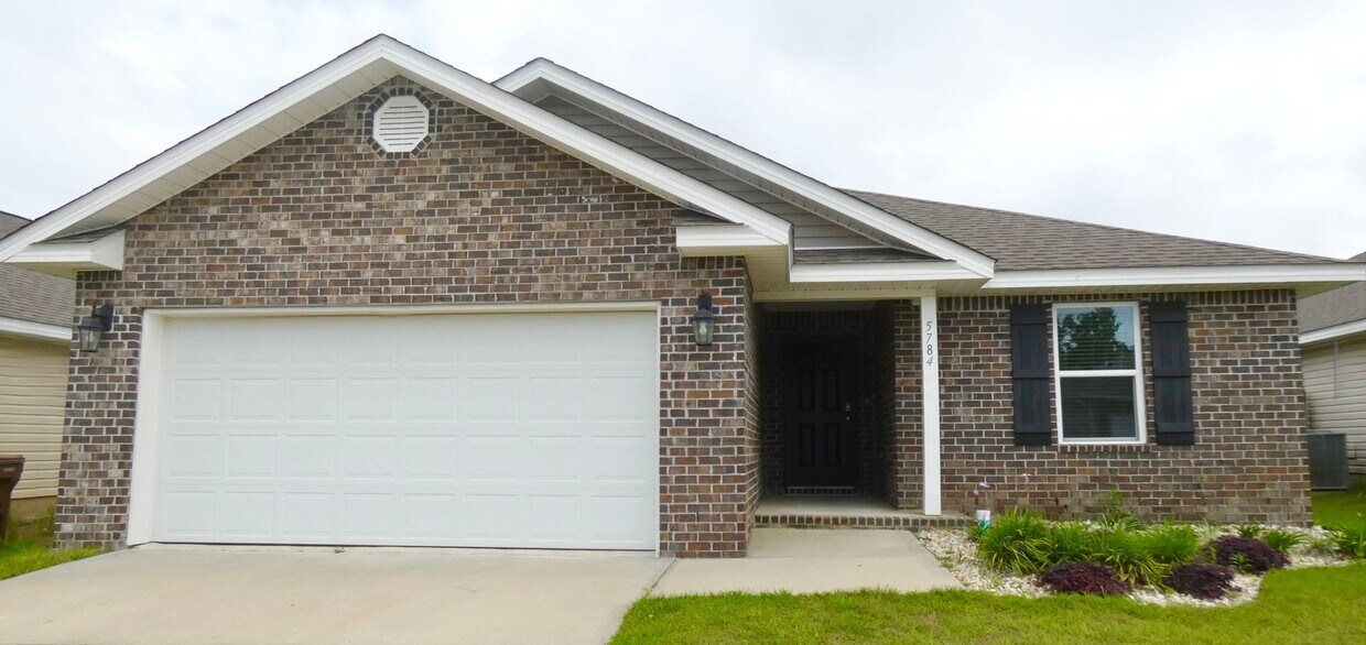 Foto principal - 3 Bed/2 Bath - Modern Upgrades