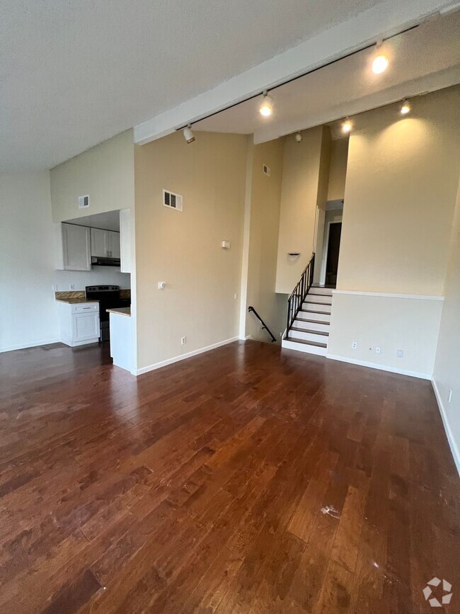 Building Photo - 1462 Ramona Dr