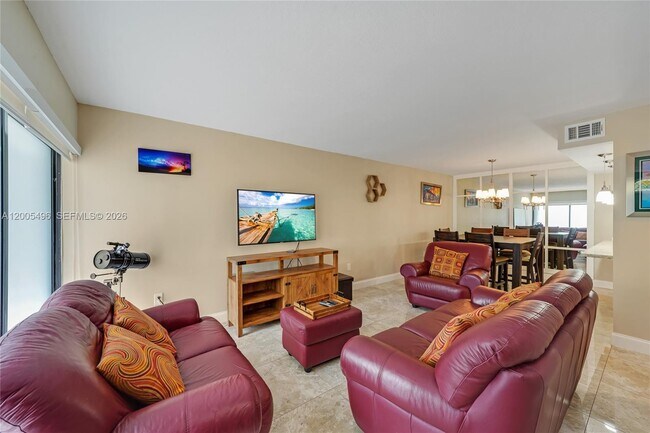 Building Photo - 10535 SW 154th Ct