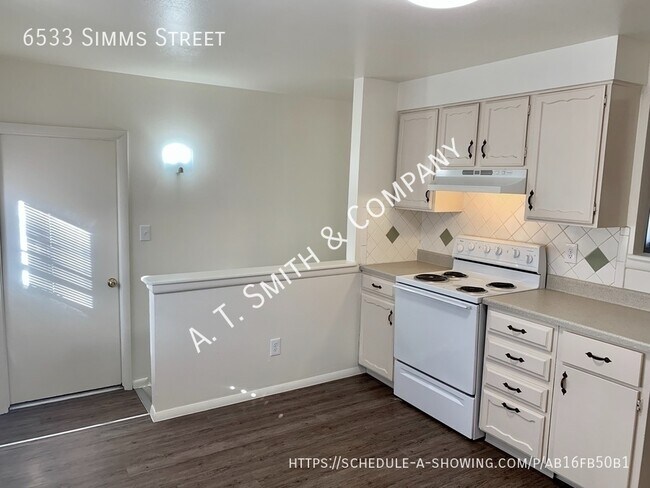 Building Photo - 6533 Simms St