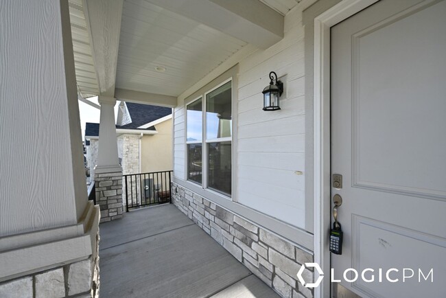 Foto del edificio - Beautiful Home in Prime Location Herriman!