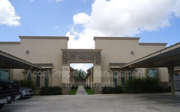 Building Photo - 1715 W Smith Dr