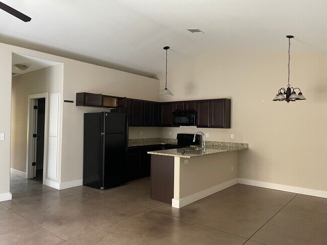 Foto del edificio - 4833 N Hillside Ct