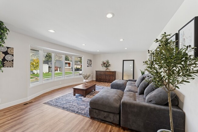 Foto del edificio - 8638 Mount Majestic Rd