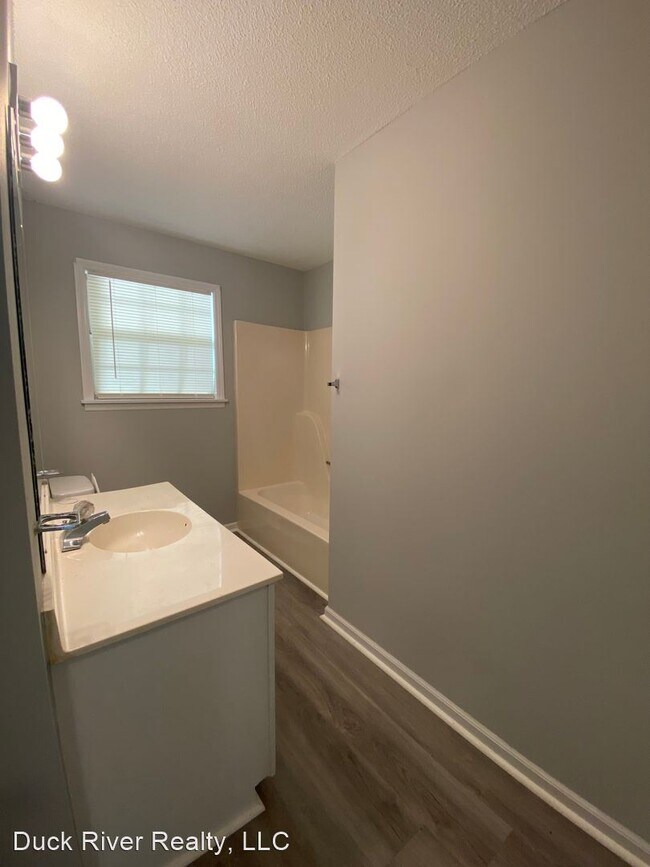 Foto del edificio - 2 br, 1 bath House - 528 Woods Dr Unit B