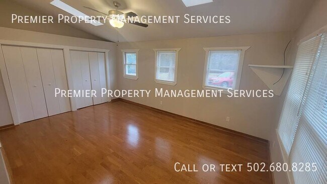 Building Photo - Massive 5 Bedroom Off Of Blankenbaker
