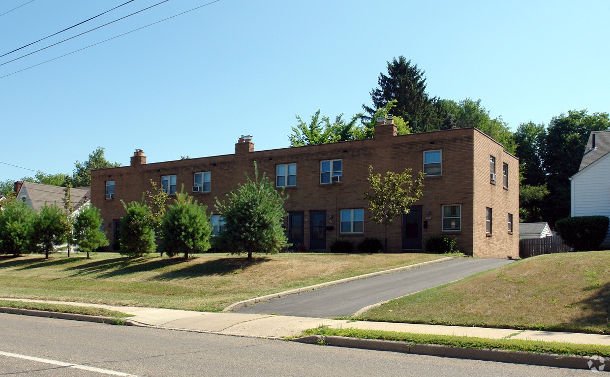 Building Photo - 2108 Fulton Dr NW