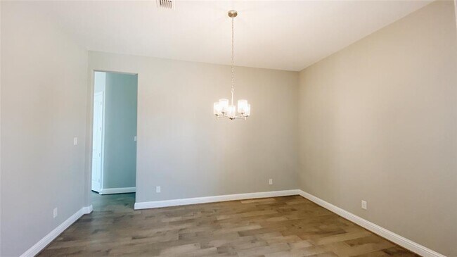 Foto del edificio - 6735 Matthews Way
